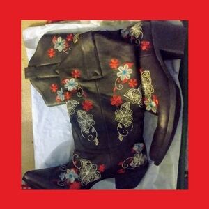 Floral cowboy boots Size 7.5
